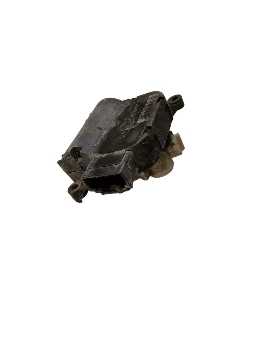 Motoras/actuator clapeta aer VOLKSWAGEN GOLF V 1K1 2003 - 2009 0132801337