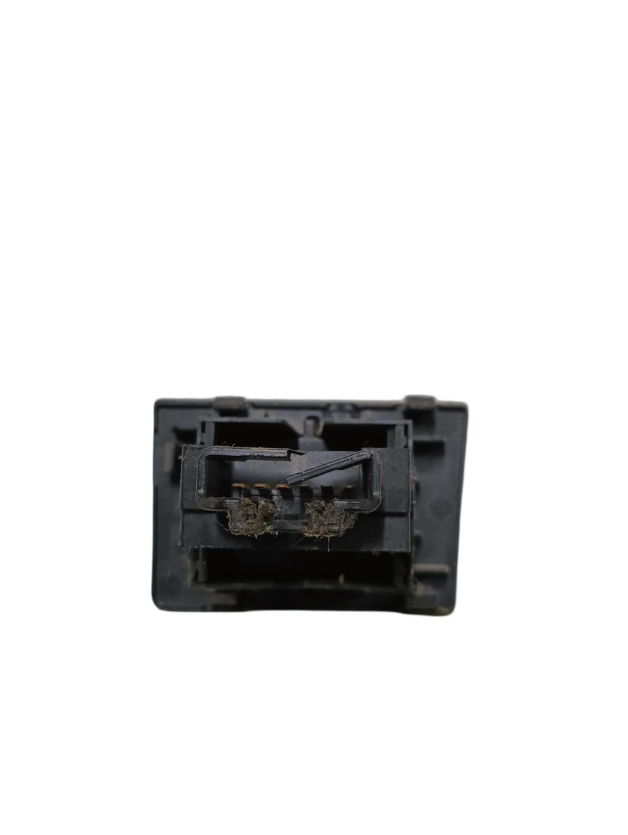 Buton deschidere portbagaj/rezervor  FORD FOCUS III Saloon 2010 - > – foto 2