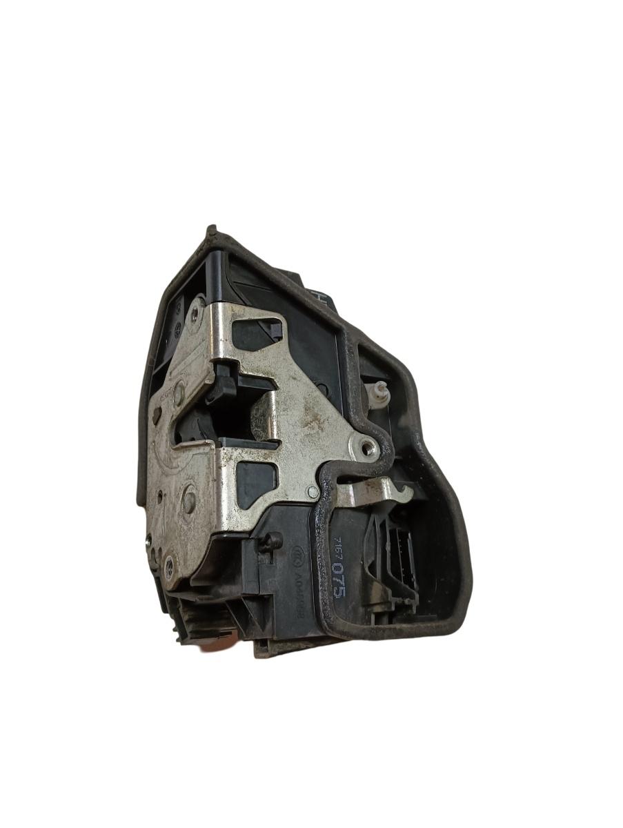 Broasca usa stanga spate BMW X5 II E70 2006 - 2013 7167075