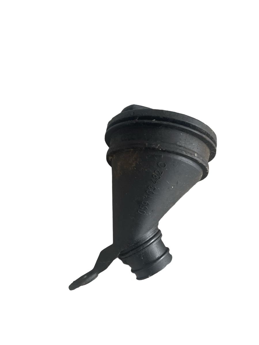 Gat umplere ulei cu buson AUDI A6/S6 III Saloon 4F2, C6 2004 - 2011 3.0TDI  059103482C