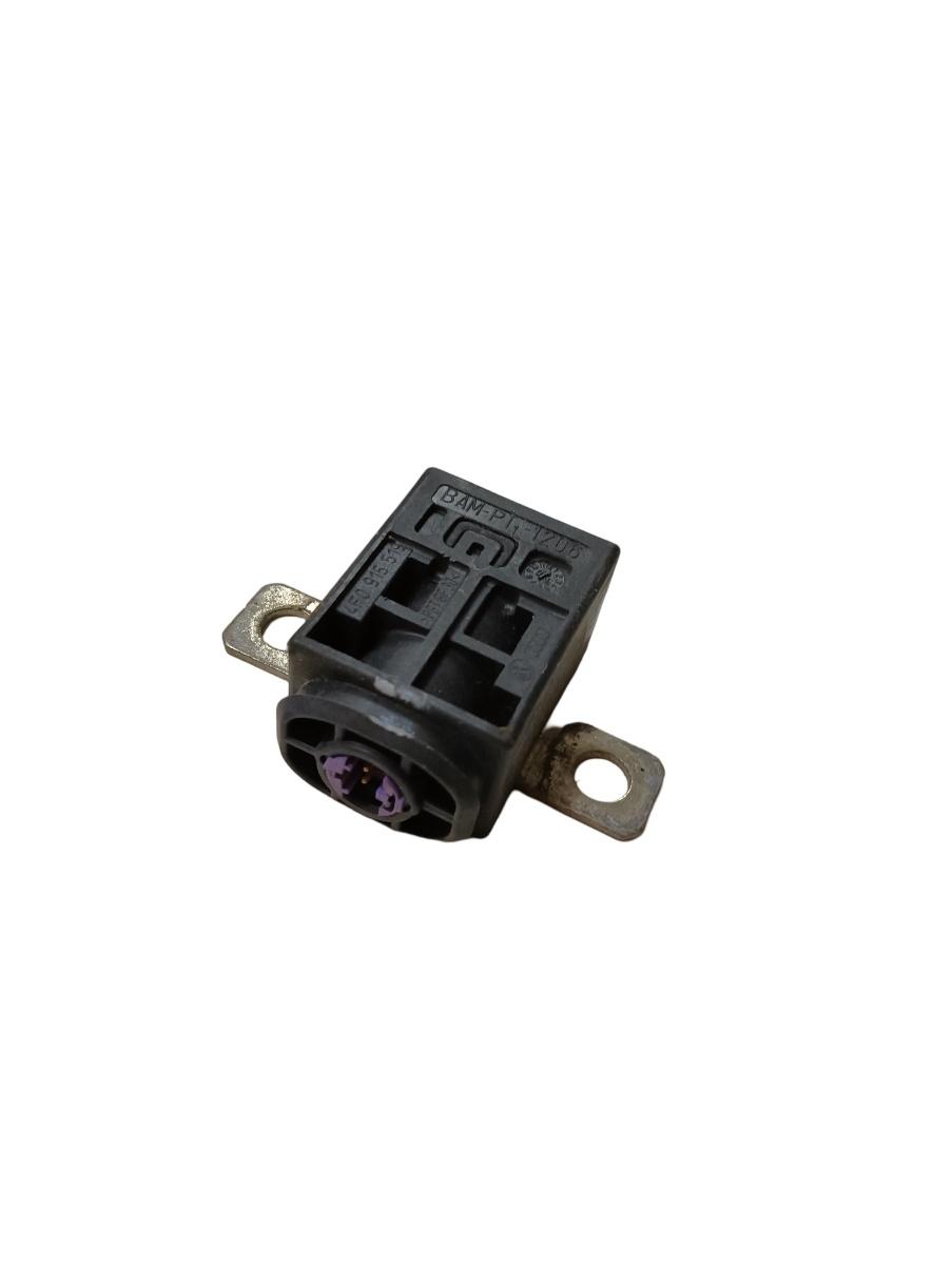Capsa borna baterie  SKODA SUPERB 3T4 2008 - 2015 VAG 4f0915519