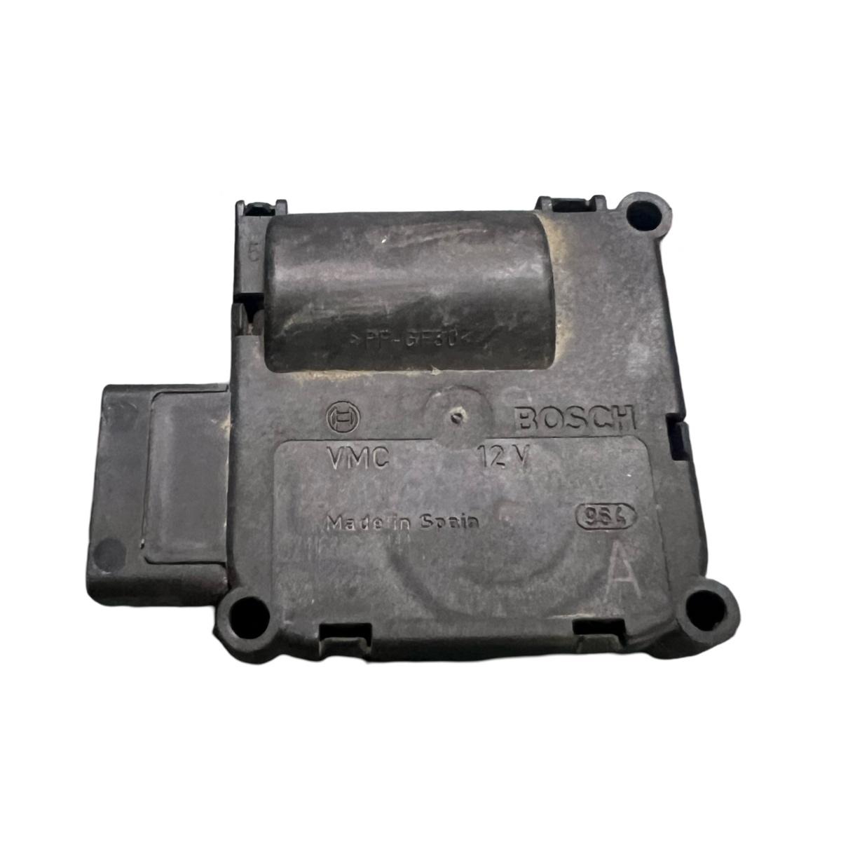 Motoras/actuator clapeta aer AUDI A6/S6 III Saloon 4F2, C6 2004 - 2011 VAG 0 132 801 359 4F0820511A