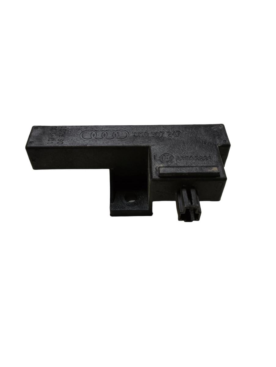 Antena GPS stanga AUDI A8 III 4H2, 4H8, 4HC, 4HL 2009 - 2018 VAG 8k0907247