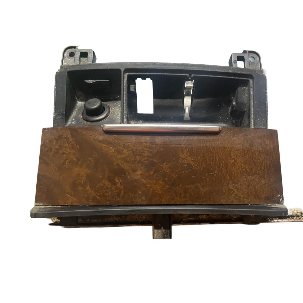 Ornament scrumiera (spate) AUDI Q7 4LB 2006 - 2016