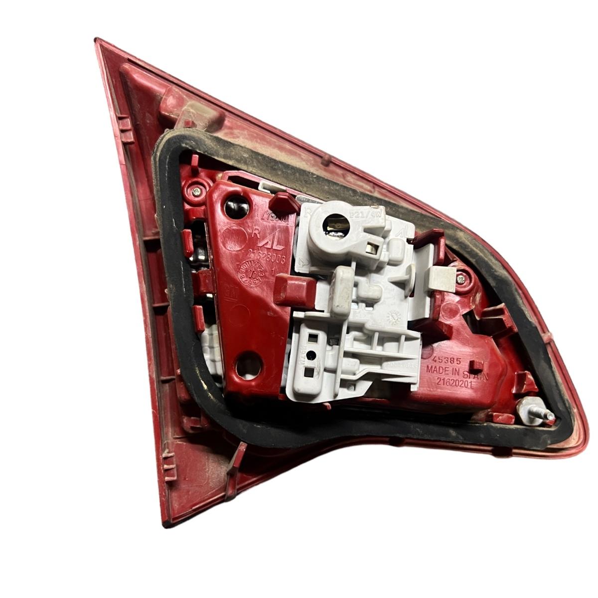 Stopuri hayon dreapta spate OPEL MERIVA B S10 2010 - 2017 – foto 2
