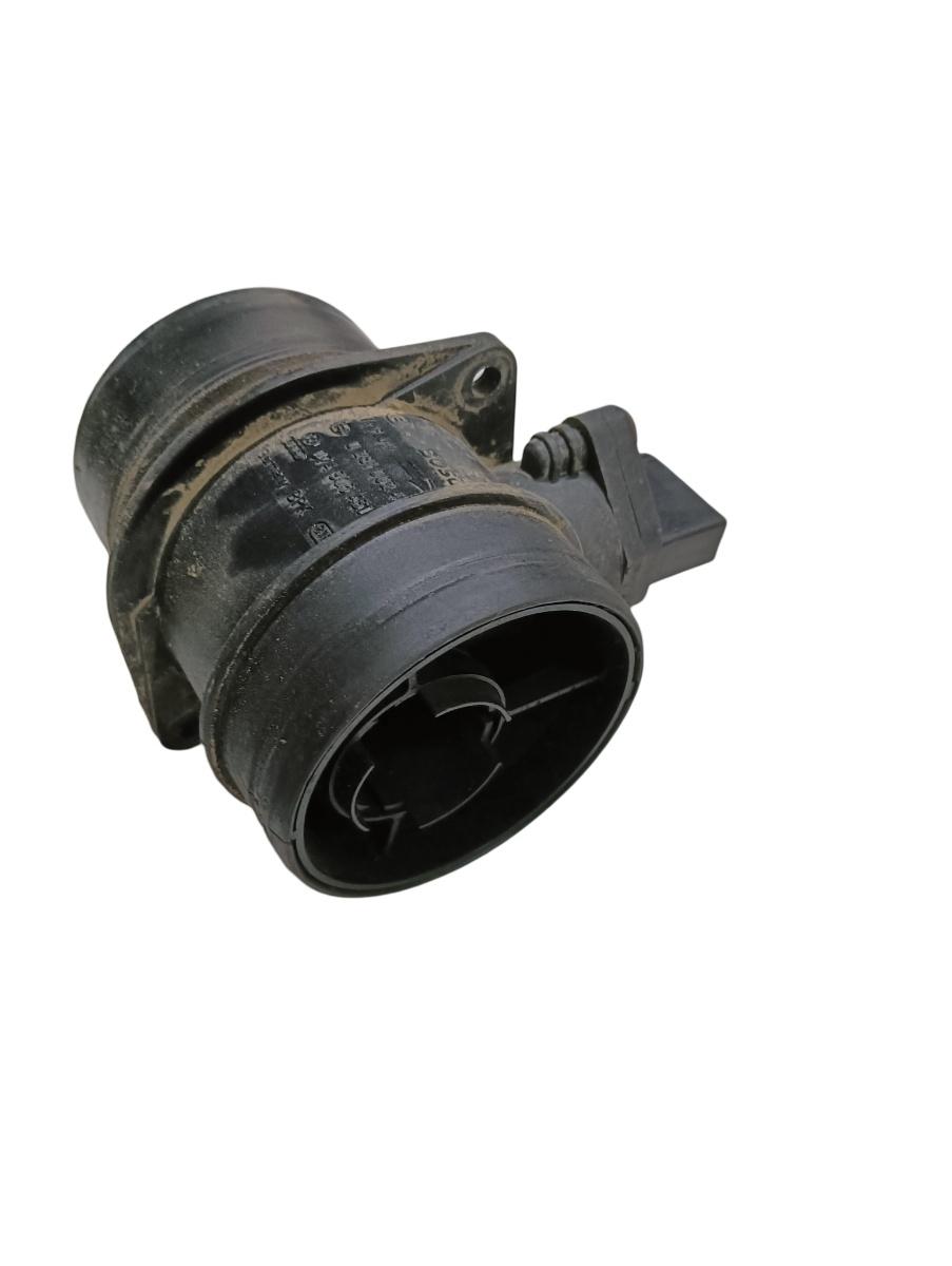 Debitmetru VOLKSWAGEN PASSAT 3C2 2005 - 2010 074906461B 0281002461