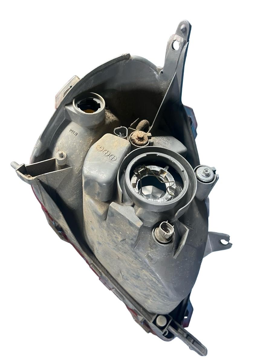 Far stanga TOYOTA YARIS _P1_ 1999 - 2005 – foto 2