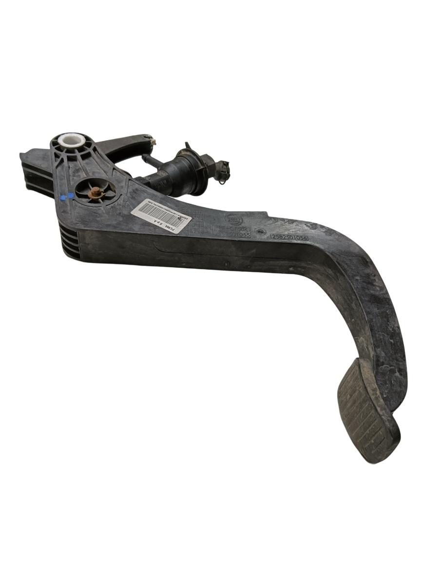 Pedala de ambreiaj CITROËN JUMPER Box 2006 - > 2.3 HDi F1AEO48N 2582501056
