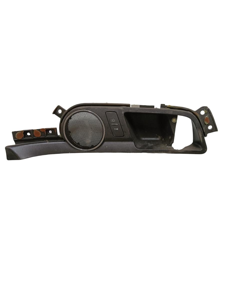 Buton deblocarea usa  dreapta fata VOLKSWAGEN PHAETON 3D_ 2002 - 2016 3d0837114