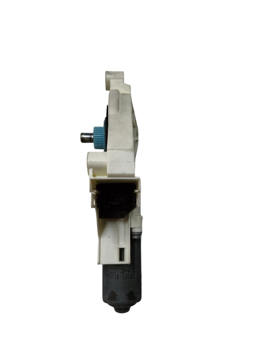 Motoras geam pivotant dreapta fata AUDI A4 IV 8K2, B8 2007 - 2015, AUDI A4 IV Avant 8K5, B8 2007 - 2015 VAG 8k0959802a – foto 2