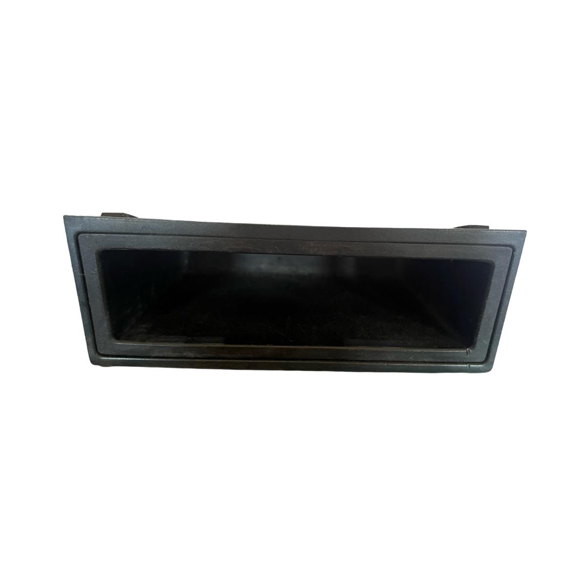 Compartiment/spatiu de depozitare panou de bord MAN TGA 2000 - > 81637450031