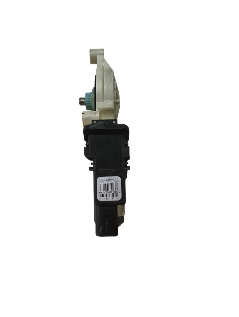 Motoras geam pivotant dreapta spate VOLKSWAGEN PASSAT 3C2 2005 - 2010 993425200