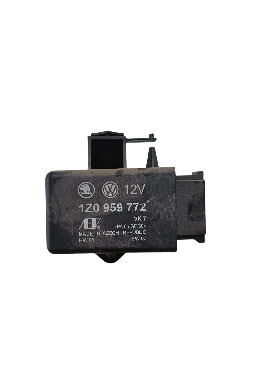 Comutator incalzire scaun SKODA OCTAVIA II Combi 1Z5 2004 - 2013 1z0959772