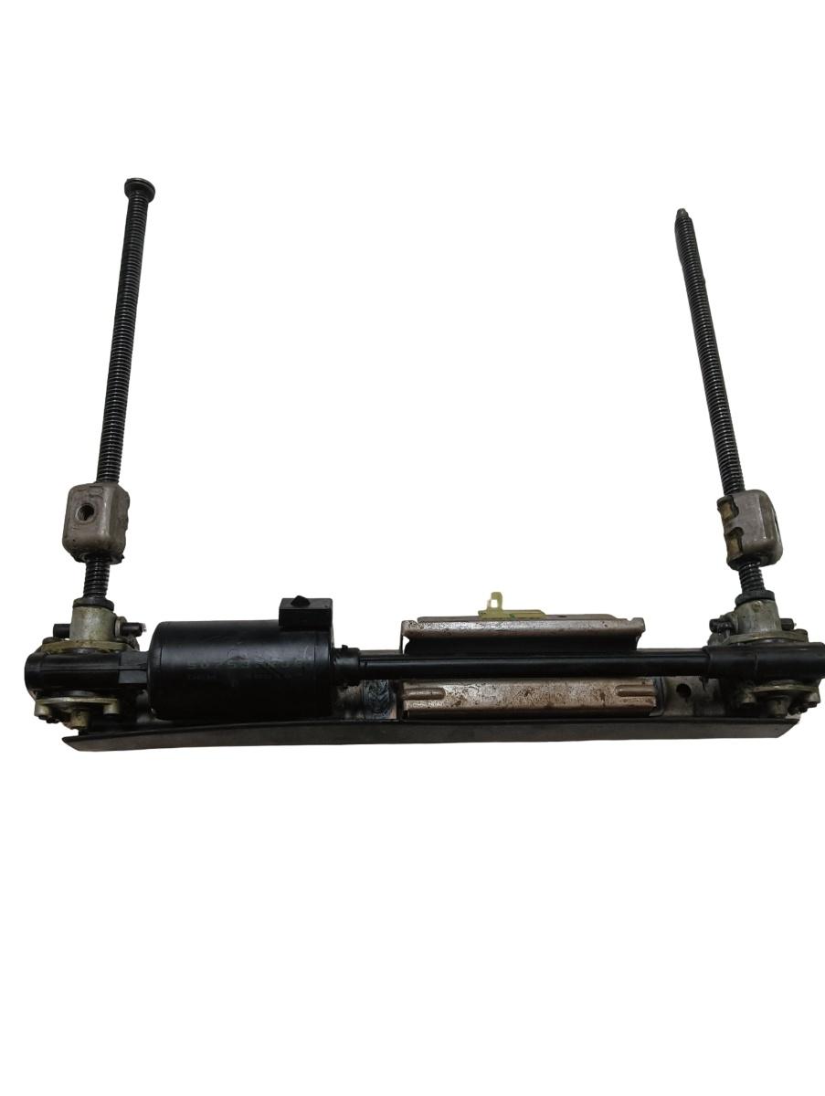 Motoras reglaj scaun dreapta fata NISSAN X-TRAIL T30 2001 - 2013