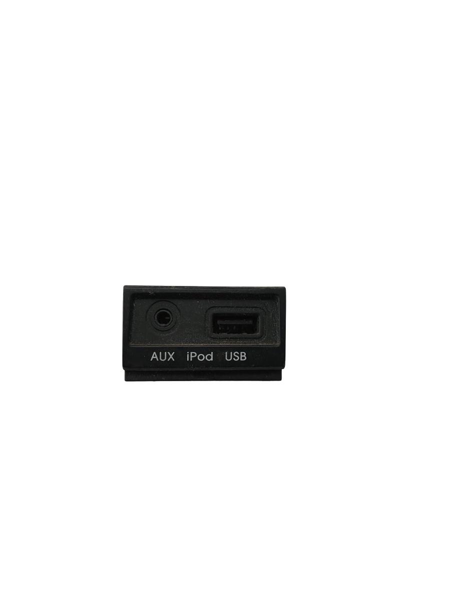 Usb/jack HYUNDAI i20 PB, PBT 2008 - > 981201j900