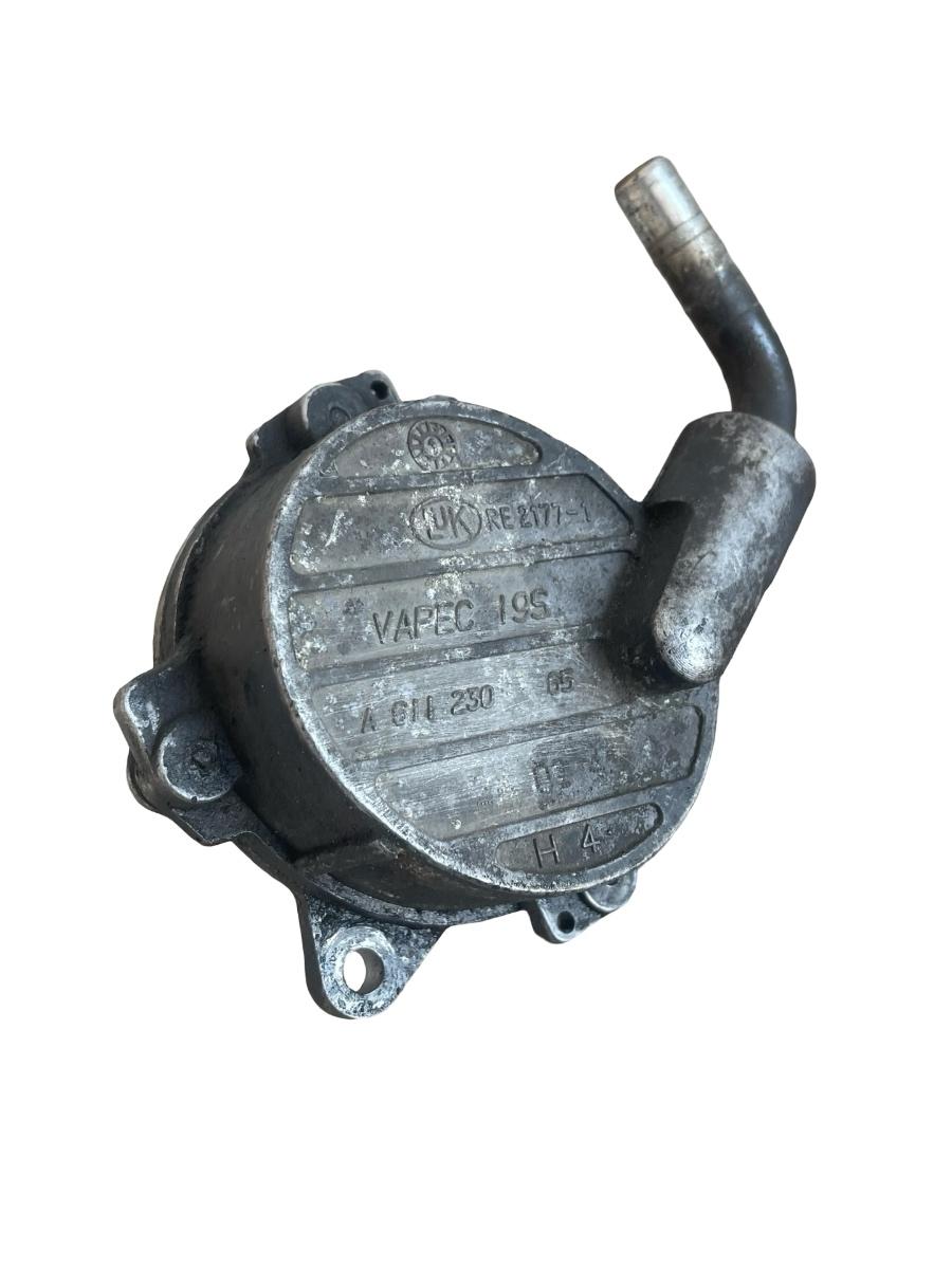 Pompa de vacuum MERCEDES-BENZ VITO Box 638 1997 - 2003 2.2CDI A61123065