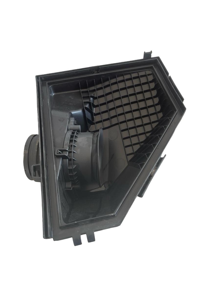 Capac carcasa filtru aer + debitmetru  BMW X1 I E84 2009 - 2015 2.0 sDrive 20 d N47 D20 C 0281006146 70315899