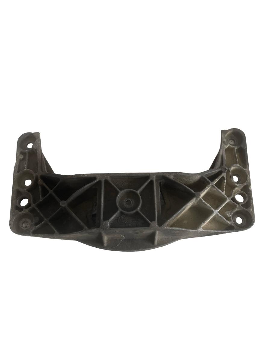 Suport cutie de viteze BMW 5 V Touring E61 2004 - 2010 2.5D 676110602