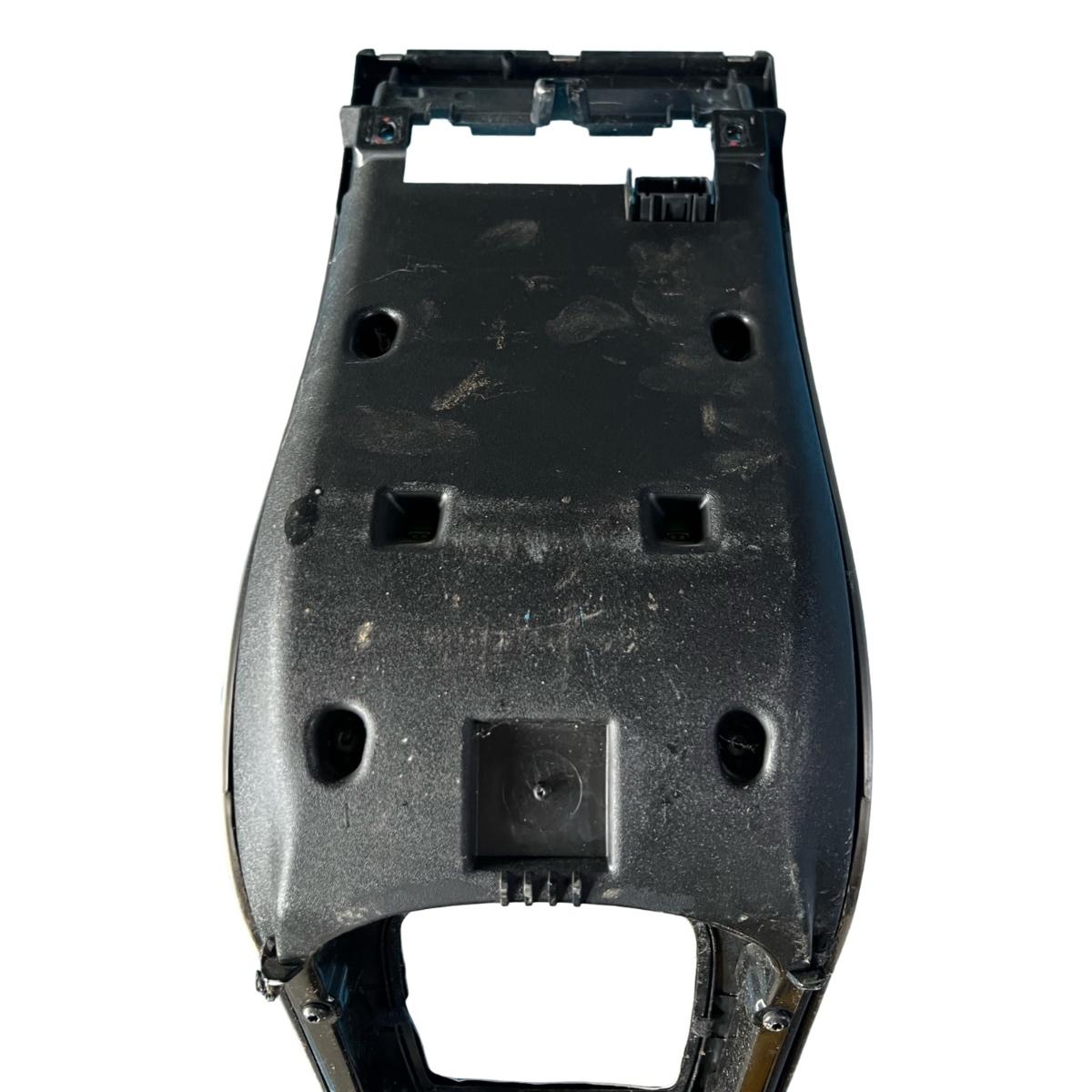 Consola centrala (tunel) VOLVO V50 MW, 545 2003 - 2012 – foto 3