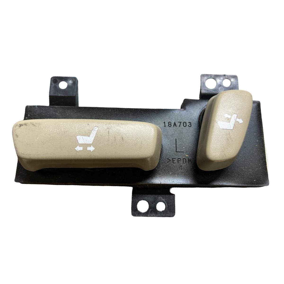 Buton reglaj scaun stanga fata VOLVO XC60 156 2008 - > 18A705