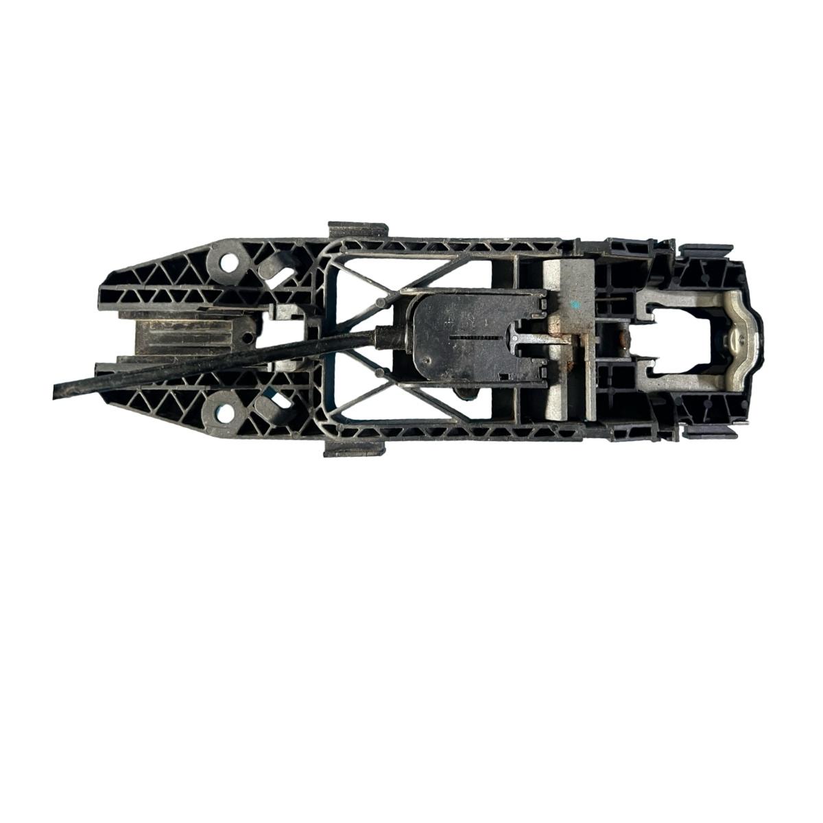 Maner/suport exterior portiera fata dreapta fata VOLKSWAGEN JETTA IV 162, 163, AV3, AV2 2009 - >1.6 TDI CAYC, VOLKSWAGEN GOLF VII Estate BA5, BV5 2013 - > 5N0837885H