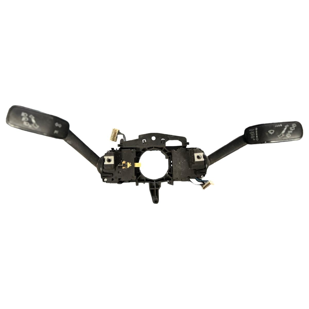 Maneta stergatoare lampa de semnalizare VOLKSWAGEN GOLF VII 5G1, BE1 2012 - > 5Q0953507AE