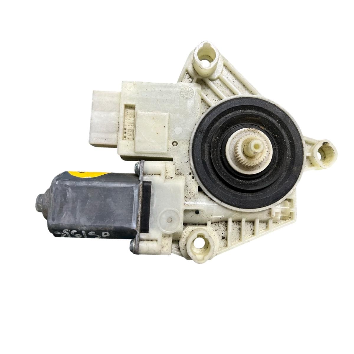 Motoras geam pivotant stanga spate VOLKSWAGEN GOLF VAN VII Variant BA5 2013 - 2017 5Q4959811A
