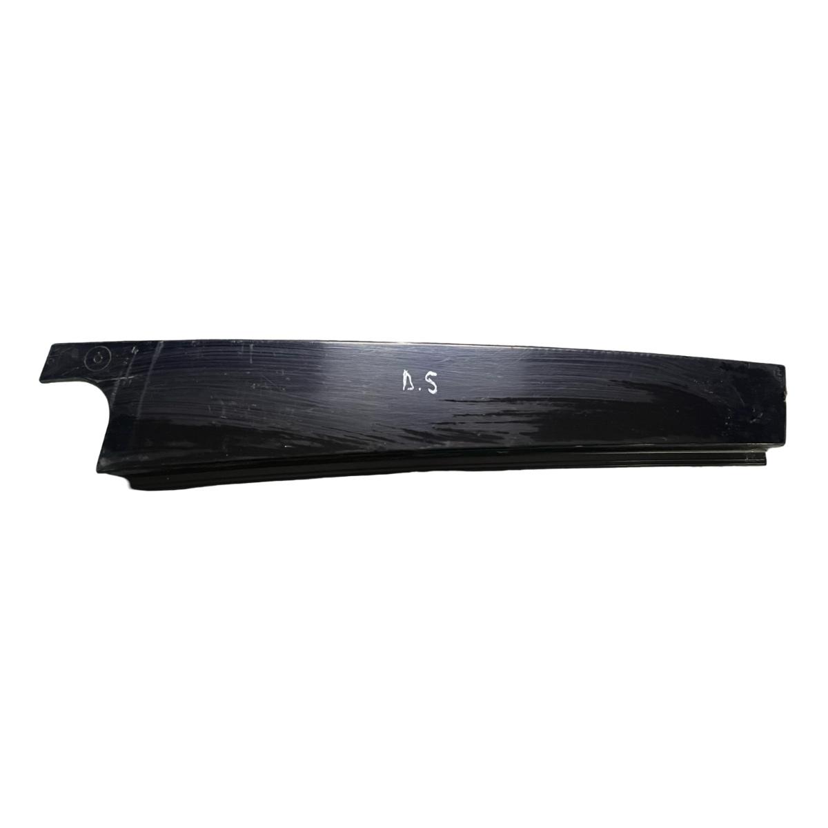 Ornamente stalp (B) (exterior) dreapta spate VOLKSWAGEN GOLF VII 5G1, BE1 2012 - > 5G6839902A