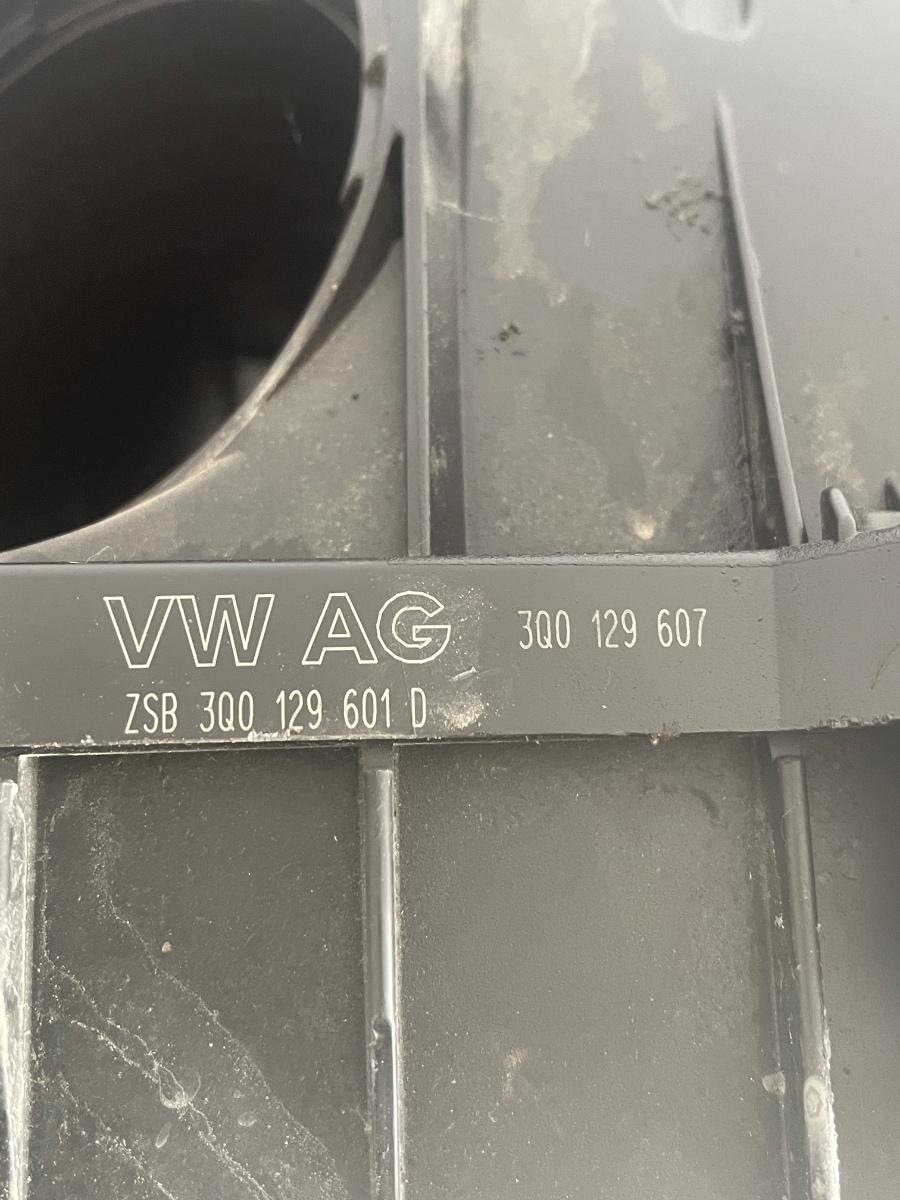 Capac carcasa filtru de aer VOLKSWAGEN PASSAT 3G2 2014 - > 3Q0129601D – foto 3