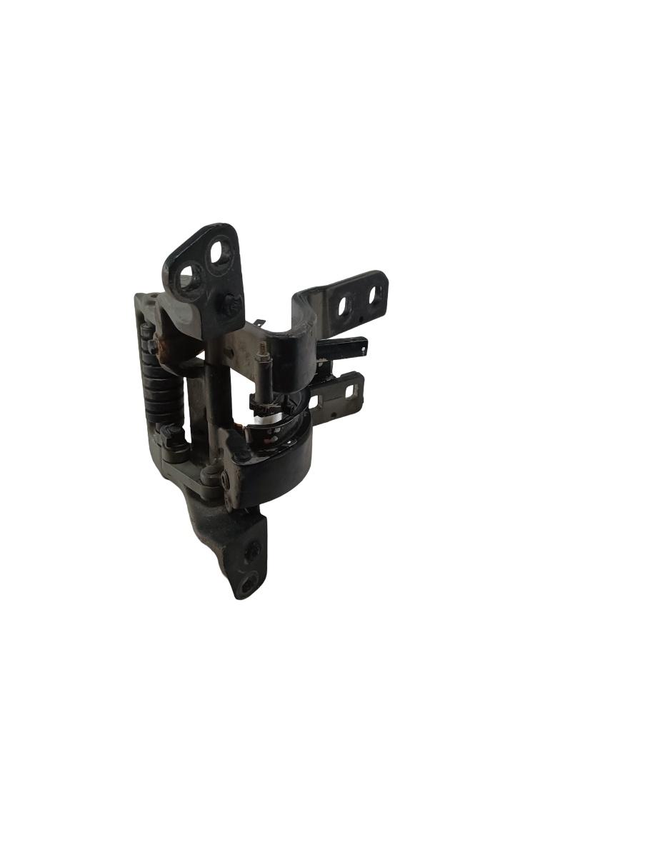 Balamale capota motor stanga BMW 5 V Touring E61 2004 - 2010 7061383