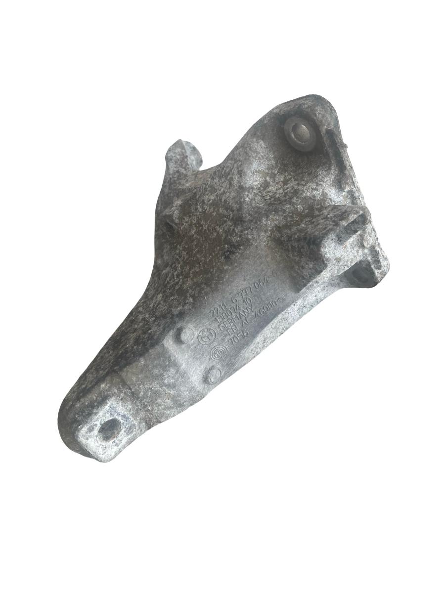 Suport motor dreapta BMW X1 I E84 2009 - 2015 2.0 sDrive 20 d N47 D20 C 6777064-01