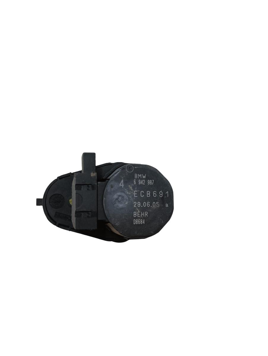 Actuator/motoras clapeta aer AC BMW 5 V Touring E61 2004 - 2010 6942987