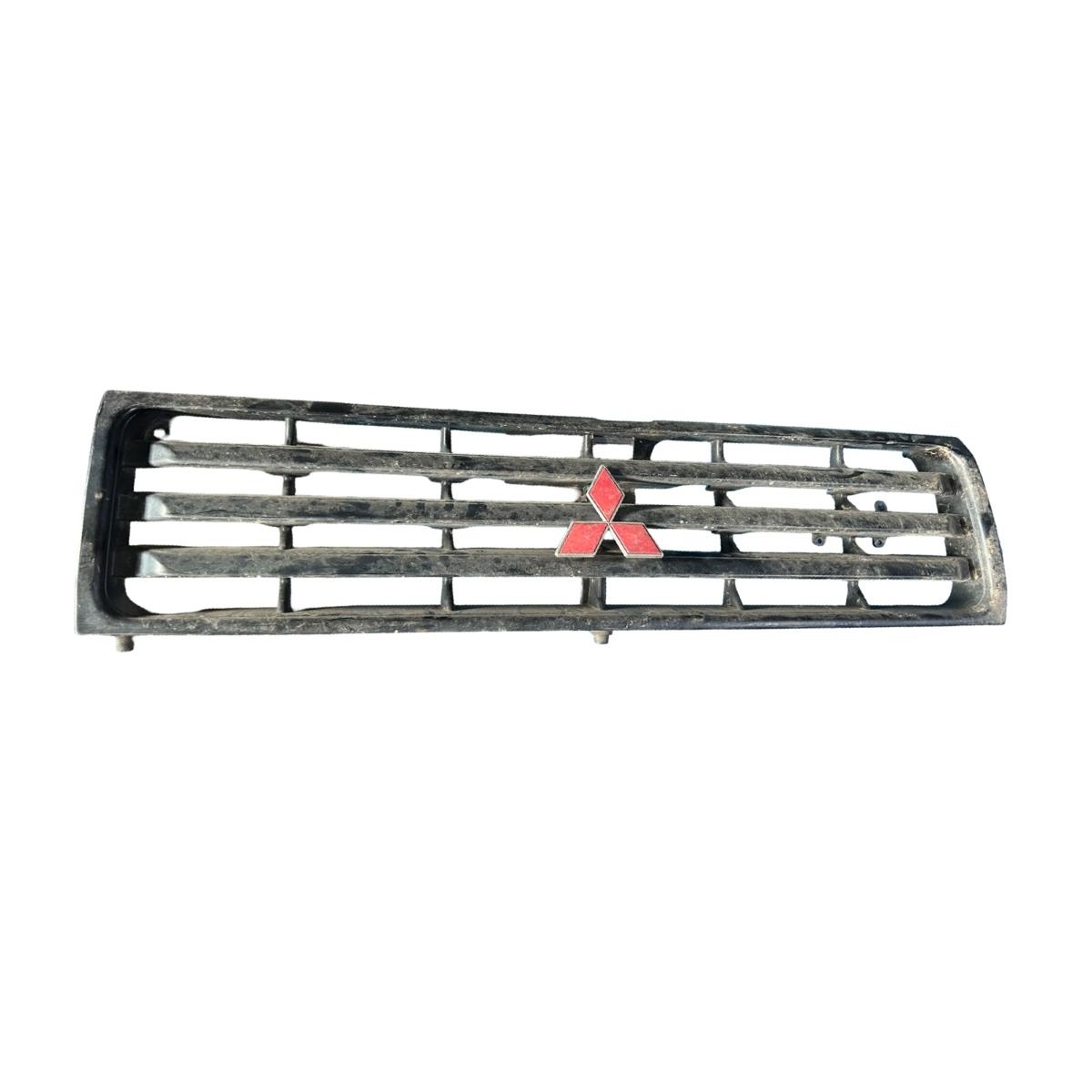 Grila fata MITSUBISHI PAJERO II V3_W, V2_W, V4_W 1990 - 2001