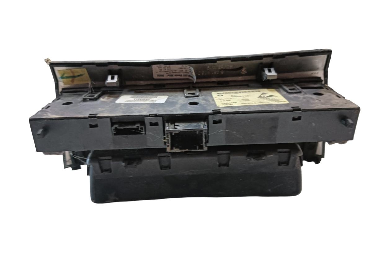 Compartiment depozitare/buton senzori parcare BMW 5 E60 2001 - 2010 6969418 – foto 2