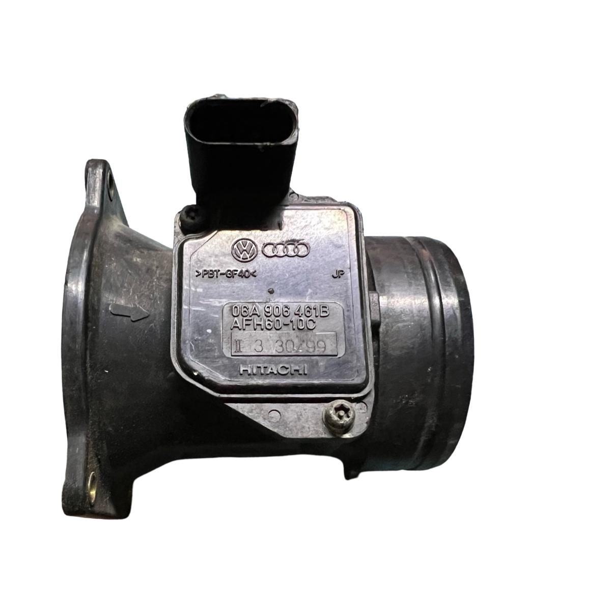 Debitmetru VOLKSWAGEN GOLF IV 1J1 1997 - 2007 Hitachi AFH60-10C 06A906461B