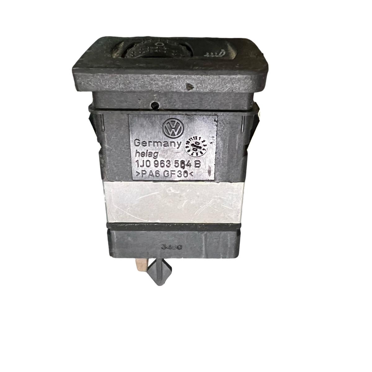 Comutator incalzire scaun dreapta fata VOLKSWAGEN GOLF IV 1J1 1997 - 2007 VAG 1J0963564B – foto 2