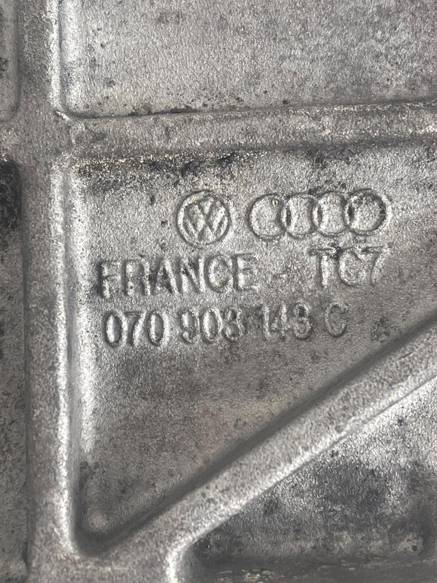 Suport alternator VOLKSWAGEN TRANSPORTER V Platform/Chassis 7JD, 7JE, 7JL, 7JY, 7J 2.5 TDI AXD, BNZ 070903143C – foto 2