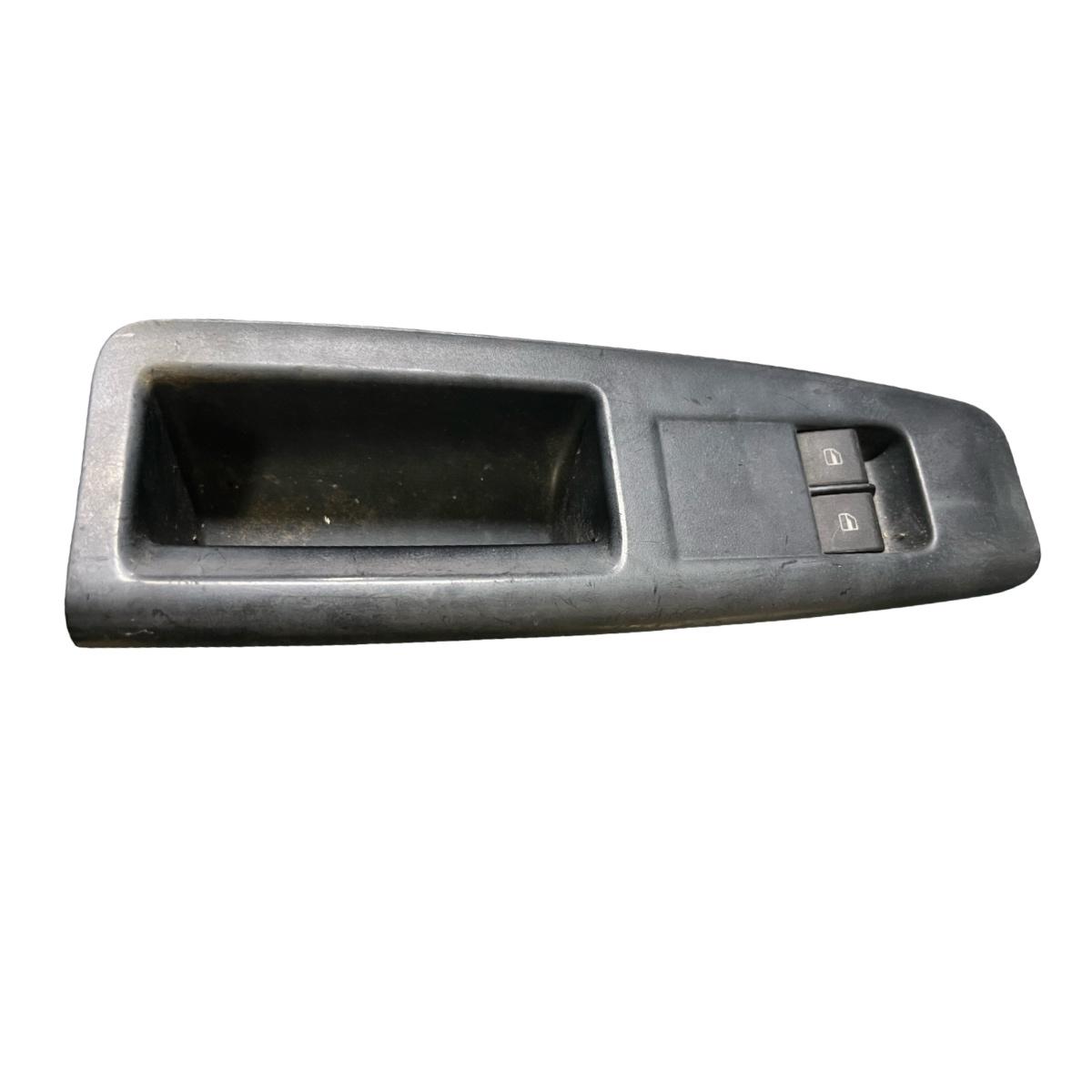 Butoane geamuri electrice stanga fata VOLKSWAGEN POLO 9N_ 2001 - 2012 6Q1867171E