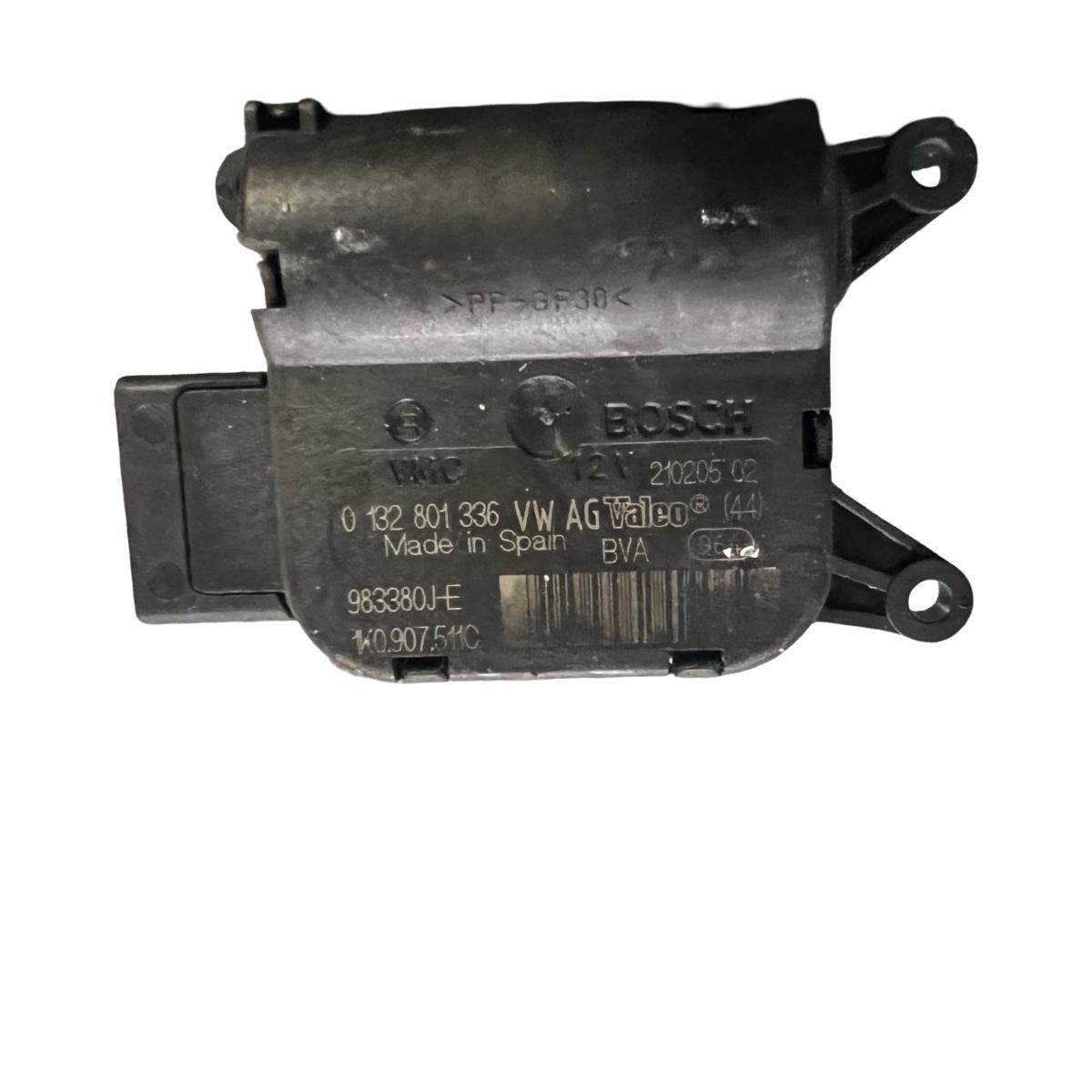 Actuator/motoras clapeta aer AC VOLKSWAGEN CADDY 6K9, 9E7, 9E9 2002 - 2009 0132801336