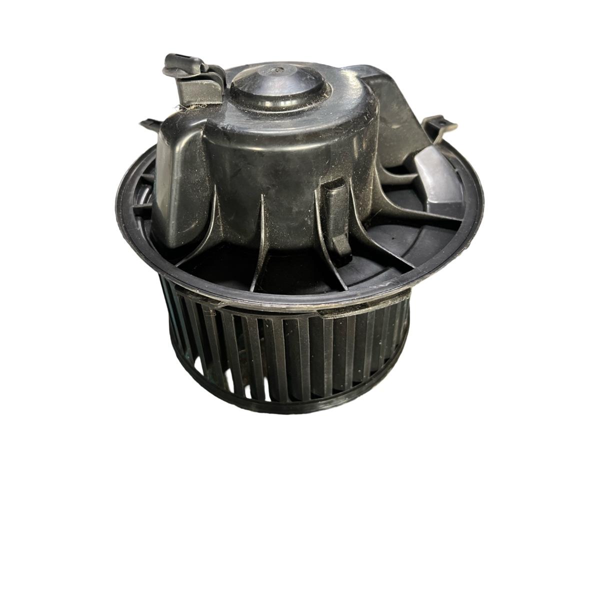 Ventilator aeroterma VOLKSWAGEN CADDY III Box 2KA, 2KH, 2CA, 2CH 2004 - 2015 2017W37
