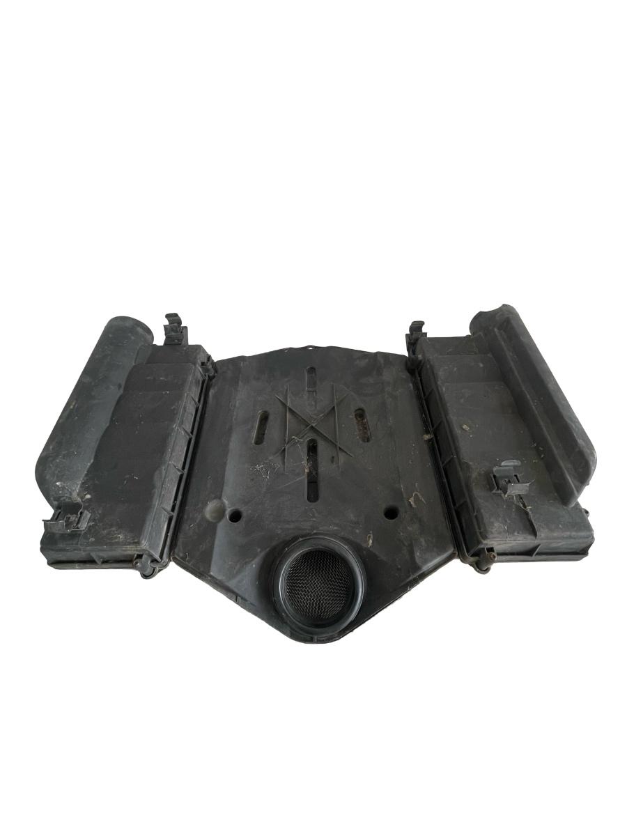 Capac motor (ornament) MERCEDES-BENZ C-CLASS II W203  2000 - 2007  2.0i A11209400 – foto 2