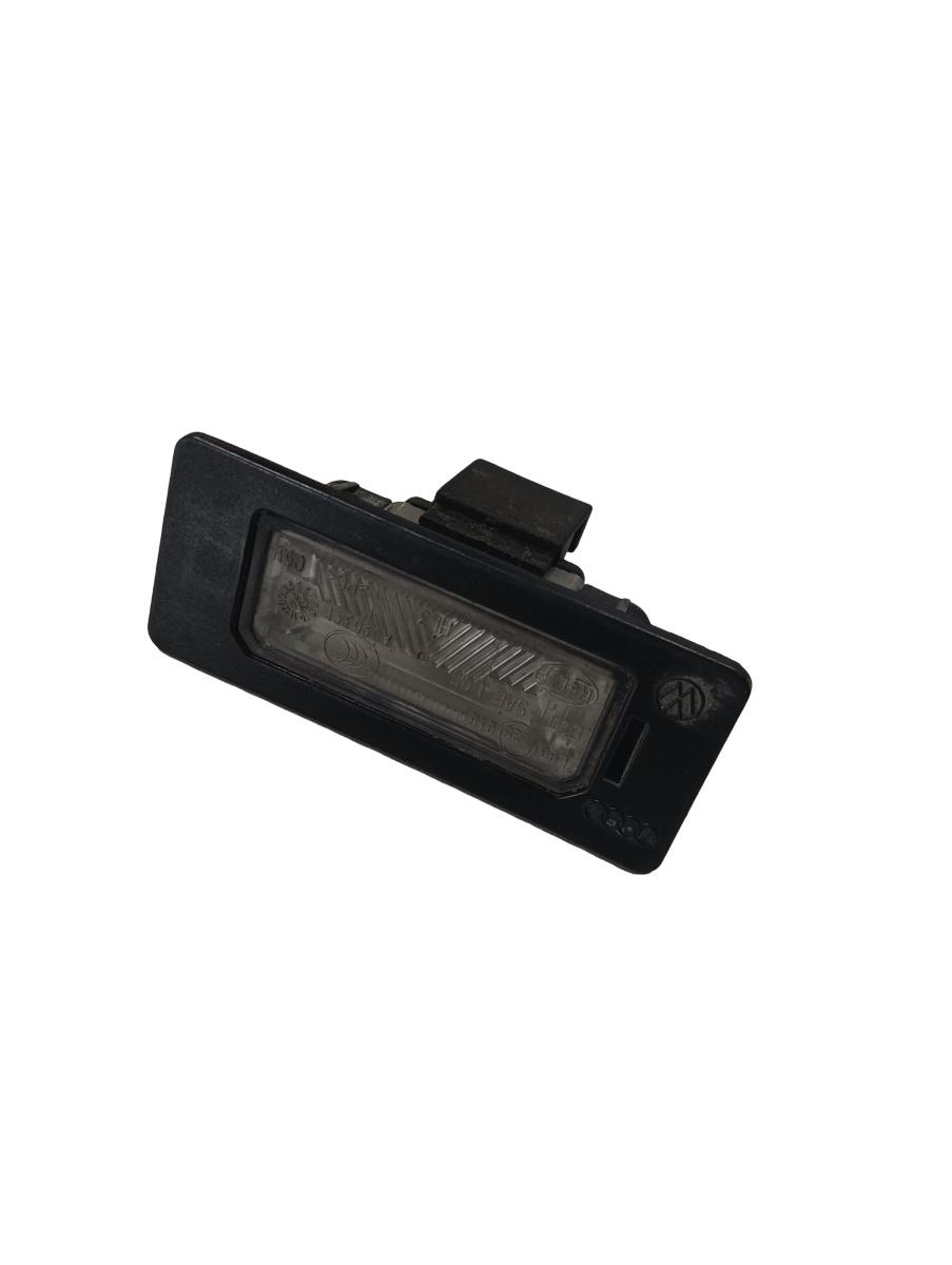 Lampa numar de inmatriculare SKODA FABIA II 542 2006 - 2014 VAG 8t0943021
