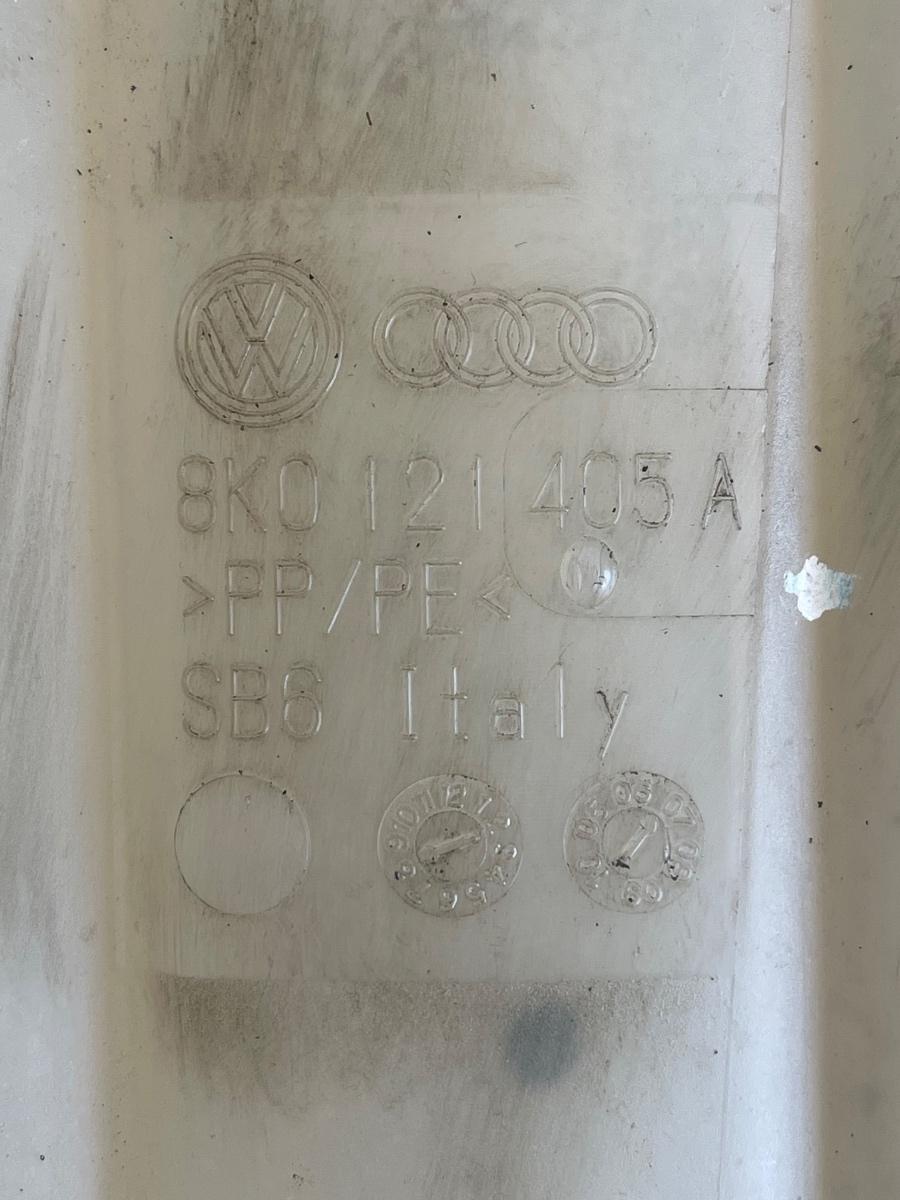 Vas rezervor de expansiune lichid de racire AUDI A5/S5 8T3 2007 - 2017 2.7 TDI CAMA, CGKA 8K0121405A – foto 3