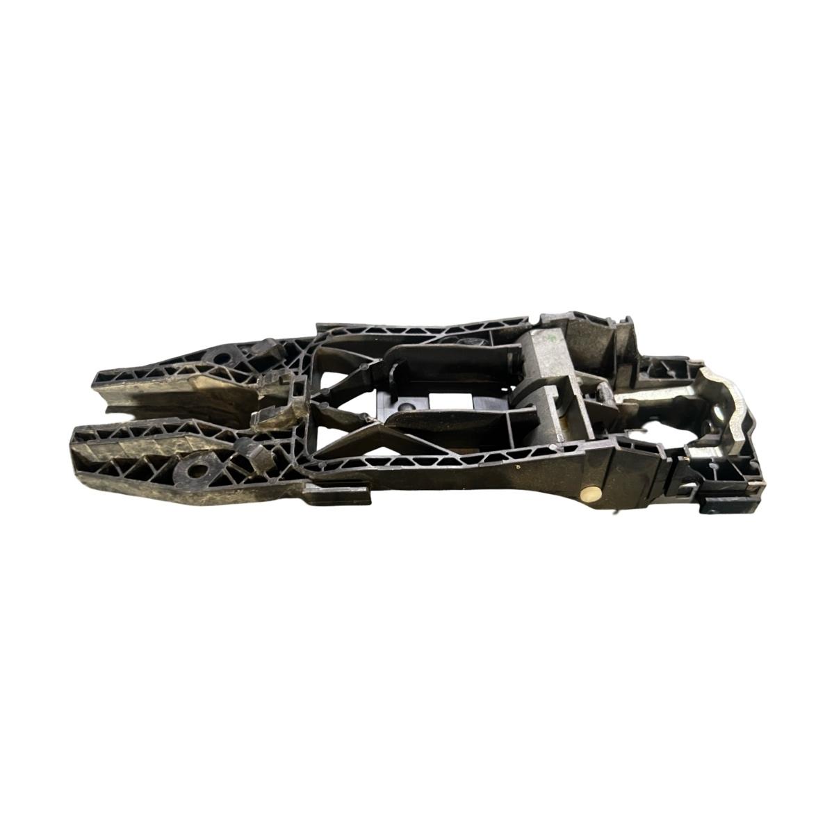 Maner/suport exterior portiera spate stanga fata SKODA RAPID II NH3 2012 - >, VOLKSWAGEN JETTA IV 162, 163, AV3, AV2 2009 - > TDI CAYC 5N0837885H