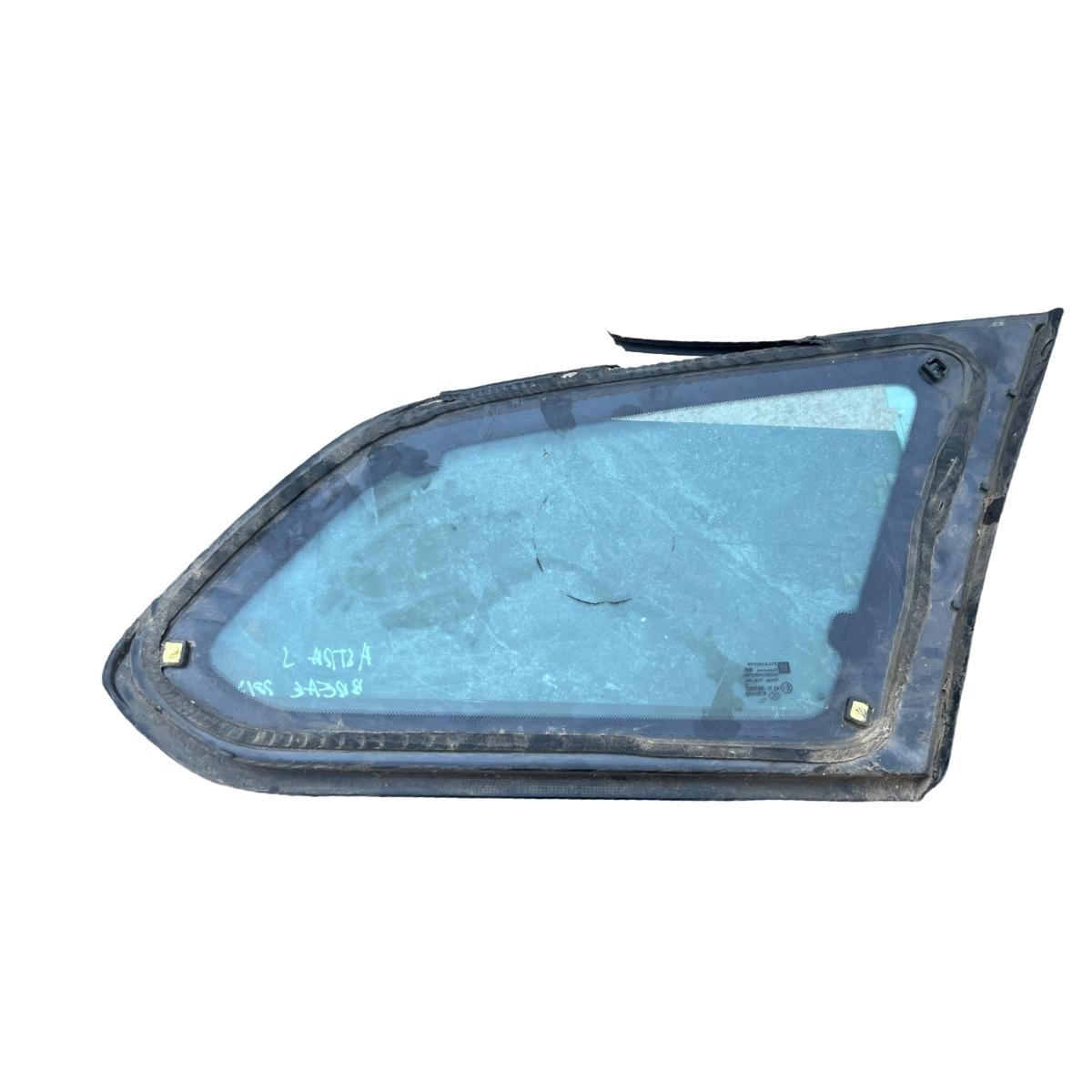 Geam lateral spate stanga OPEL ASTRA J P10 2009 - 2015