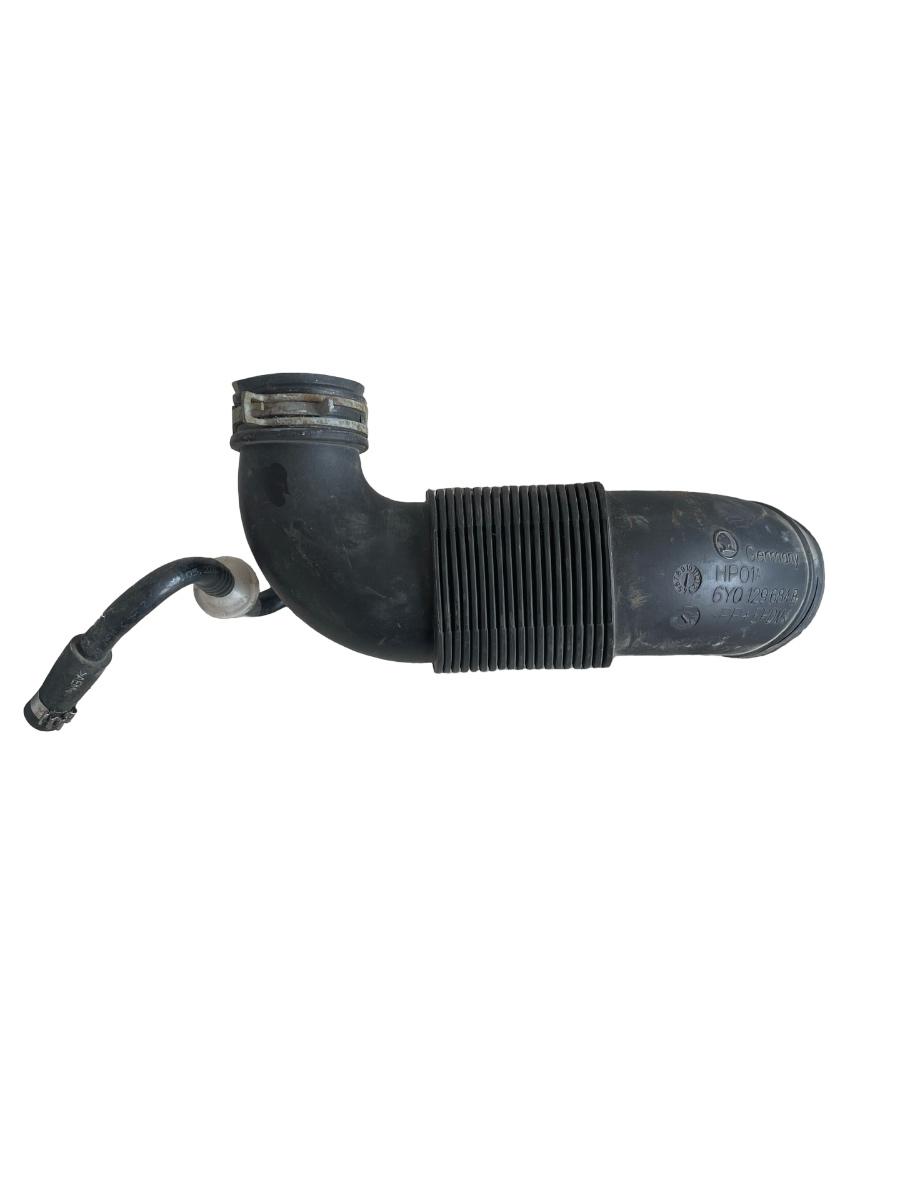 Furtun admisie aer SKODA FABIA II 542 2006 - 2014 1.2 BBM, CHFA 6Y0129684B
