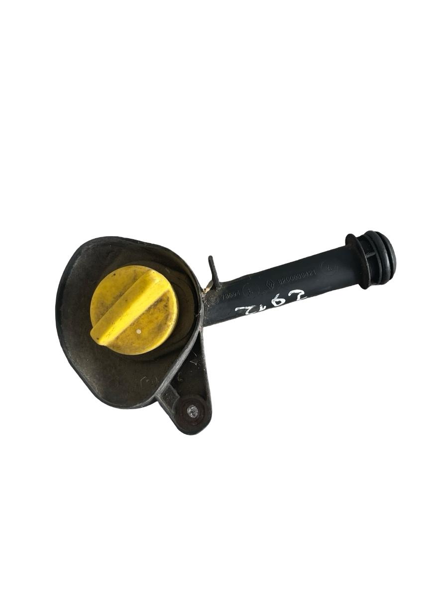 Gat de umplere ulei l RENAULT TWINGO II CN0_ 2007 - > 1.2i 8200639421
