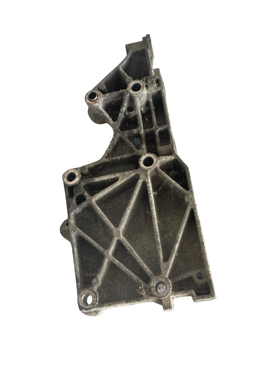 Suport accesorii VOLKSWAGEN CADDY III Box 2KA, 2KH, 2CA, 2CH 2004 - 2015 2.0 TDI BMM VAG 03G903143A