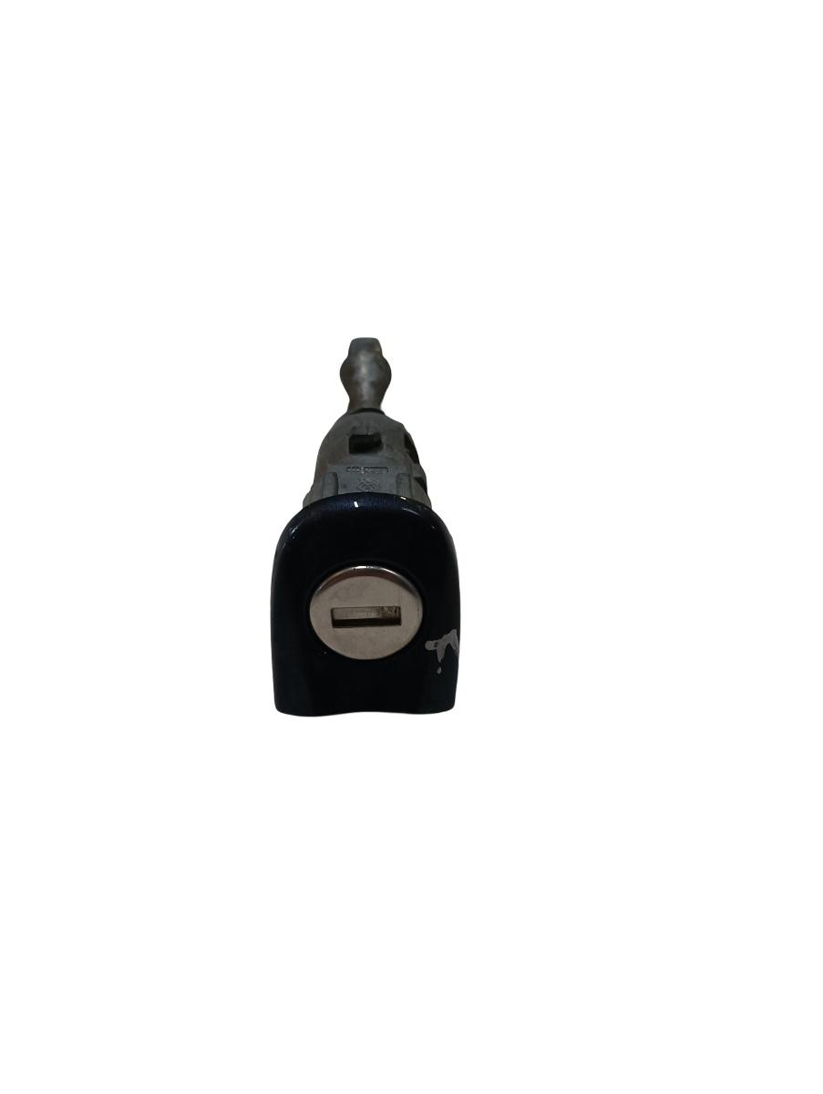 Butuc stanga fata VOLKSWAGEN JETTA III 1K2 2004 - 2010 1k5837167168