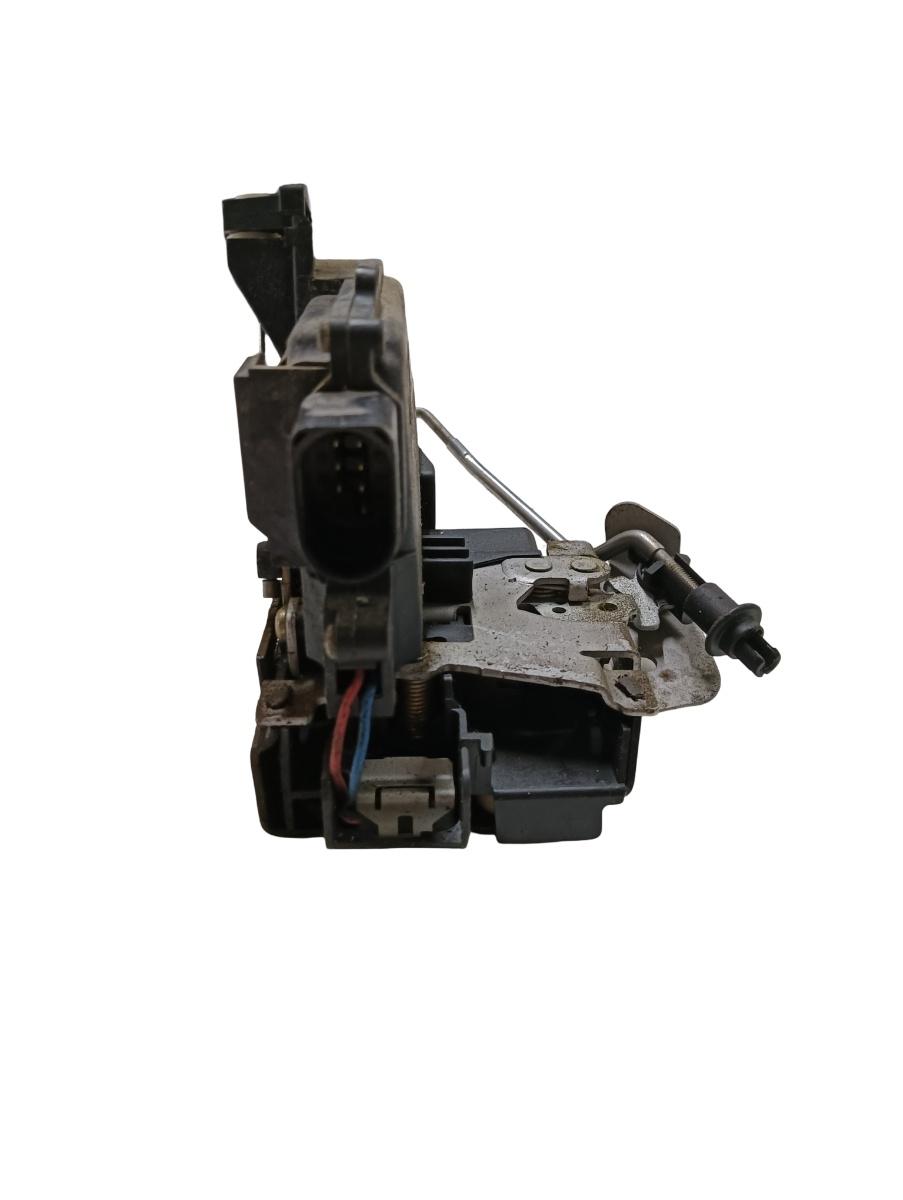 Broasca usa stanga spate AUDI A4 II Avant 8E5, B6 2000 - 2005 TDI AVF, AWX, AUDI A4 II 8E2, B6 2000 - 2005 8e0839015c